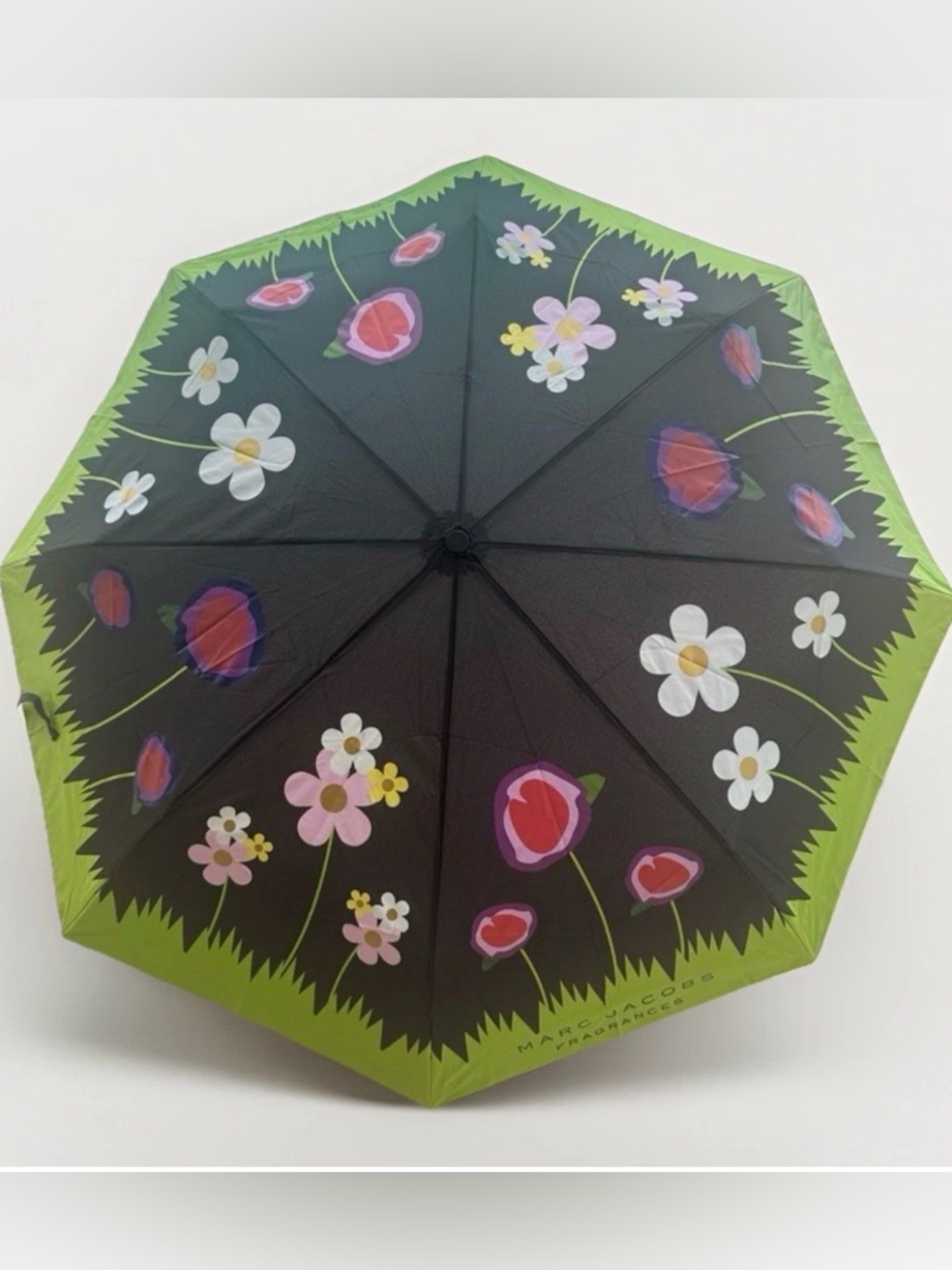 Original MARC JACOBS FLORAL
Pocket Travel Umbrella New W
Pouch